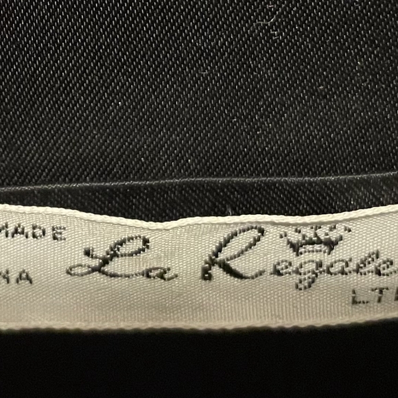Vintage La Regale Velvet Evening Handbag 👜 - Picture 2 of 7
